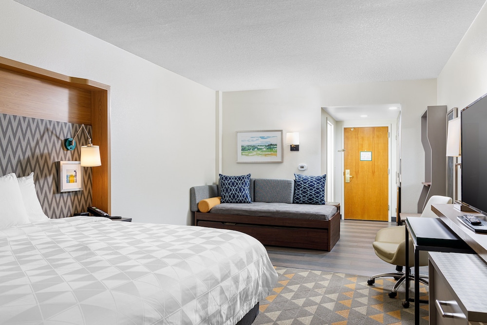 Standard Room, Multiple Beds photo 3