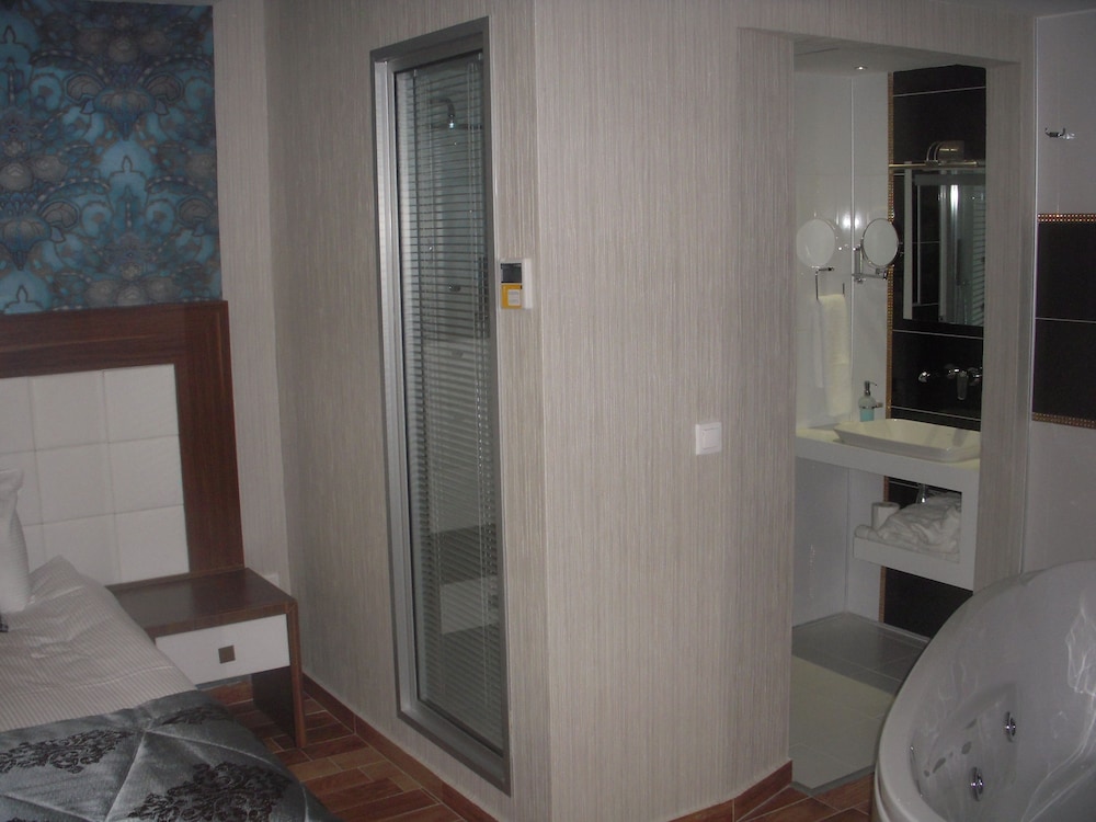 Deluxe Suite photo 1