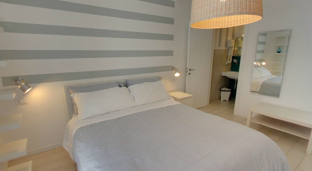 Economy Double Room photo 3