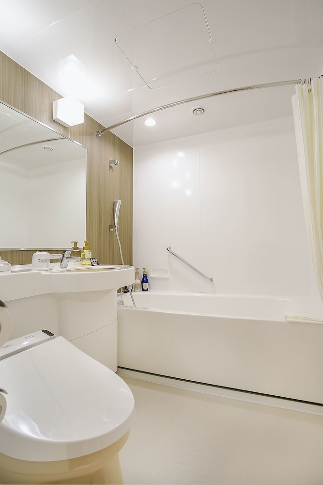 Deluxe Twin Room, Non Smoking [Free 1 Mt. Fuji Whiskey Glass per room] - Photo 6