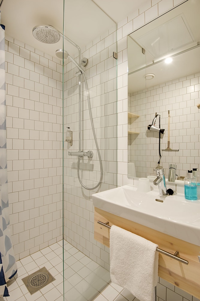 Standard Double Room, Ensuite photo 3