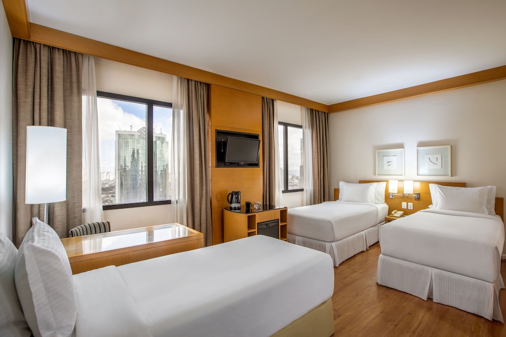 Premium Triple Twin Room - Photo 1