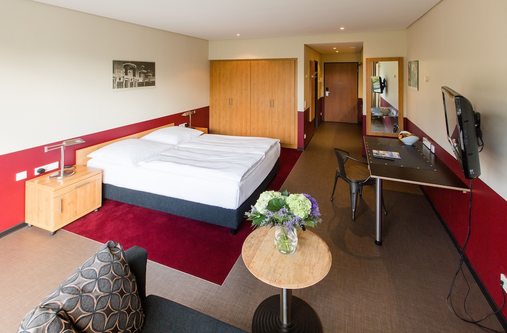 Basic Studio, Park View