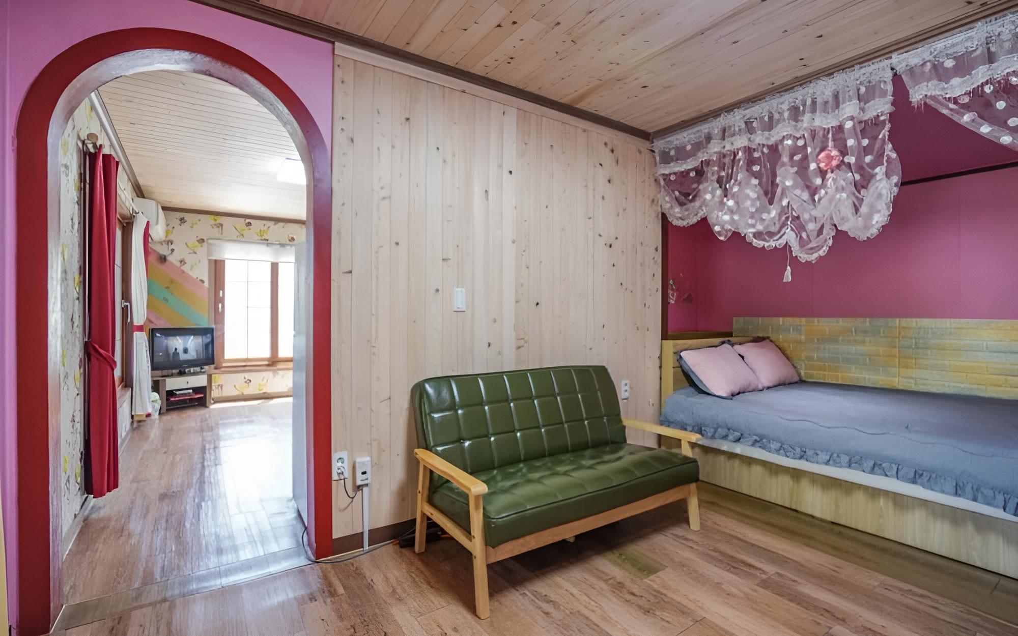 Room (Rose) photo 3