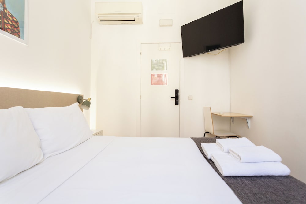 Classic Double Room, Shared Bathroom (#5) photo 2