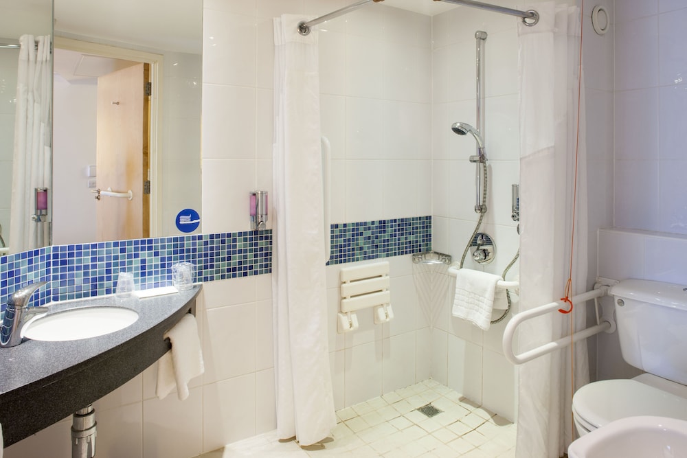 Holiday Inn Express London Stansted Airport, an IHG ホテル, 写真 4