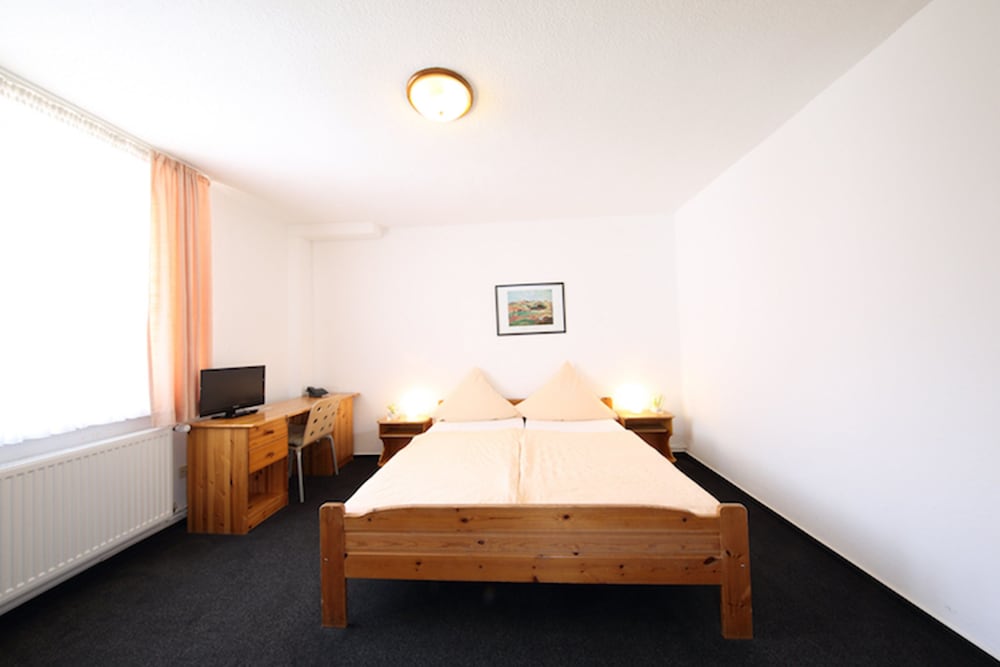 Double Room, Non Smoking - Photo 1
