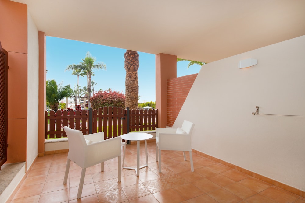 Double or Twin Room, Garden View thumbnail 6