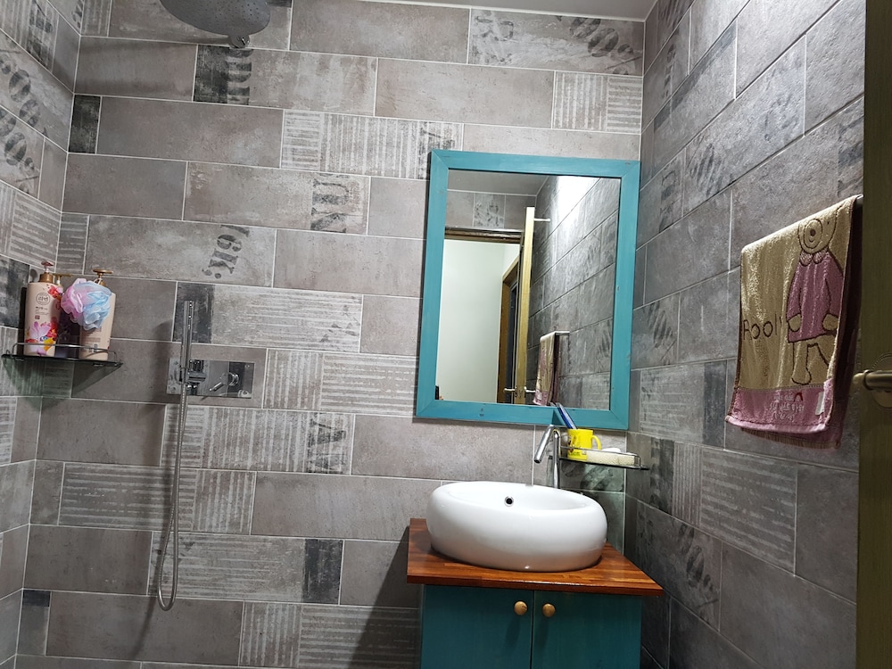 Private Unit, 2 Bedroom, 2 Bathroom, Sleeps 6 photo 2