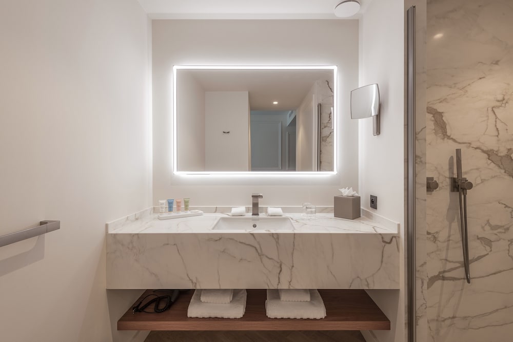 Pavilion Luxury photo 3