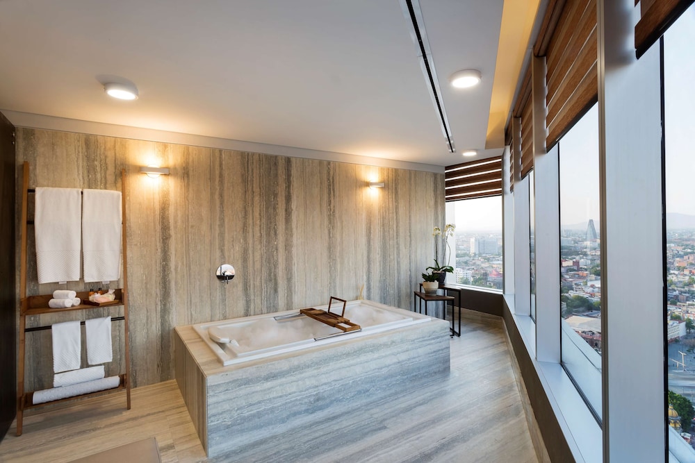 Presidential Suite, 1 King Bed thumbnail 6
