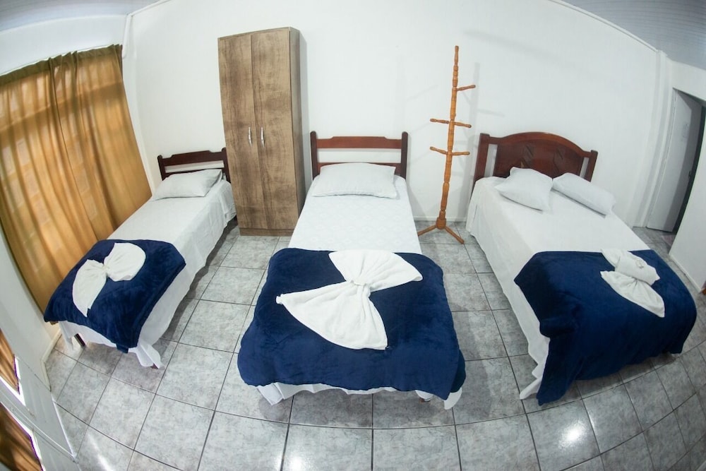 Room, Multiple Beds photo 1