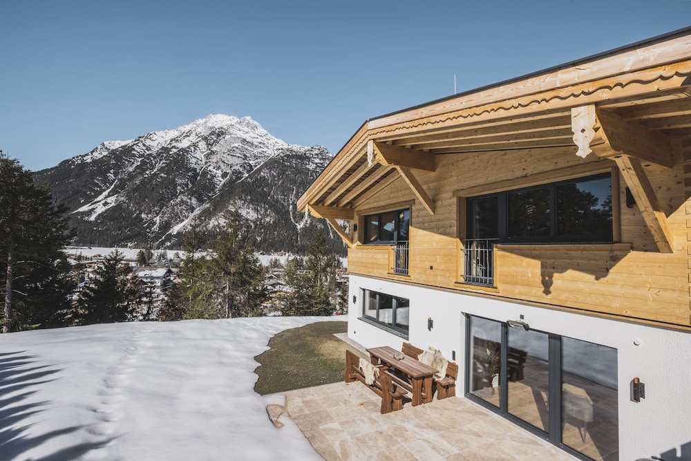 Deluxe Chalet photo 2