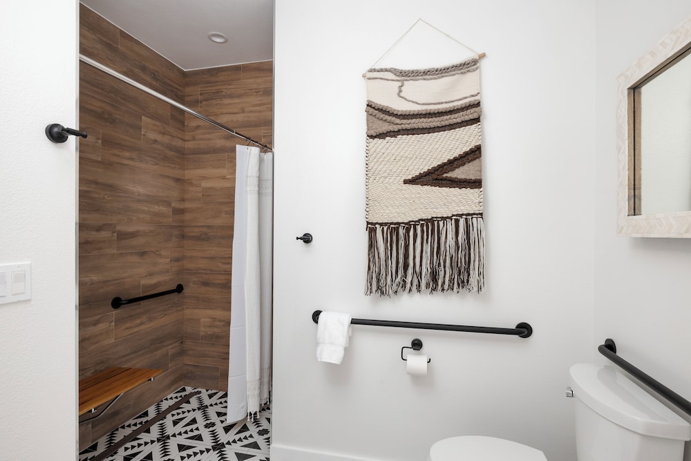 Deluxe Studio Suite photo 3