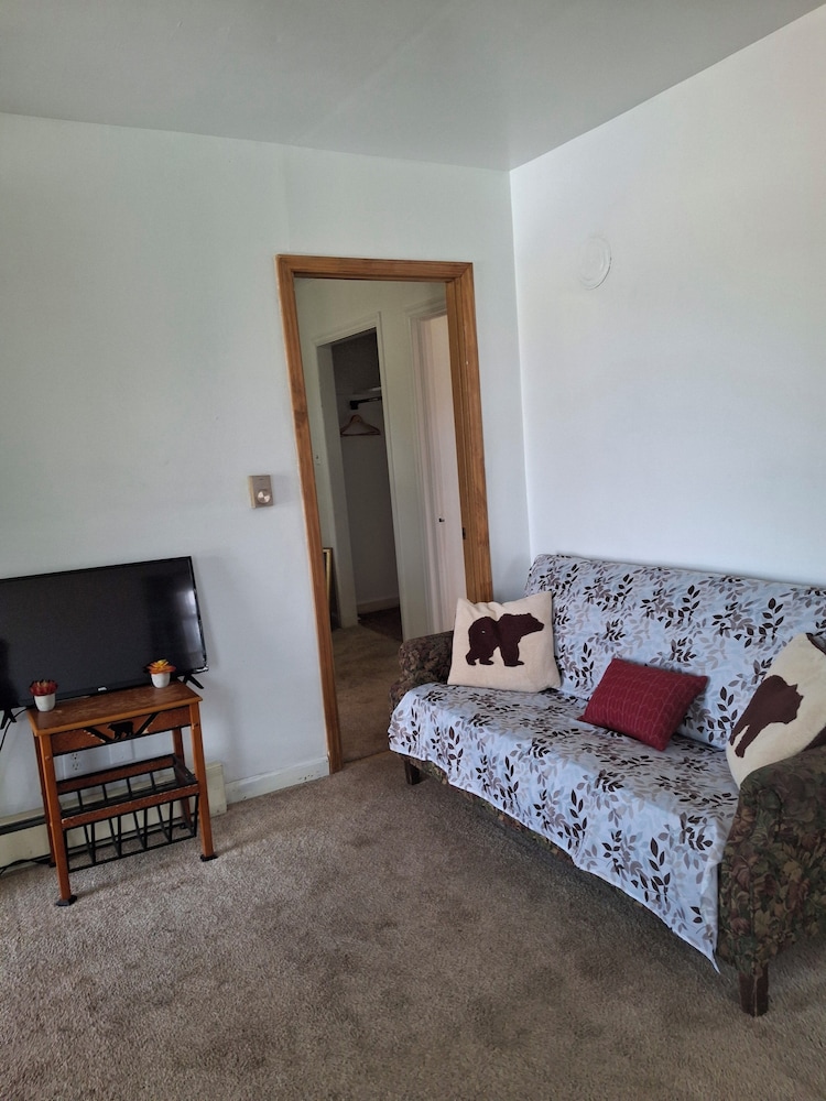 Economy Cabin photo 1