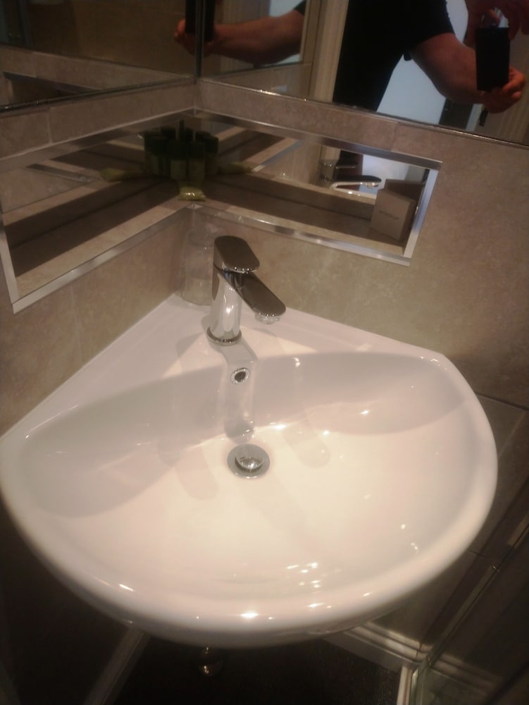 Deluxe Single Room, 1 Twin Bed, Ensuite (Room5) photo 2