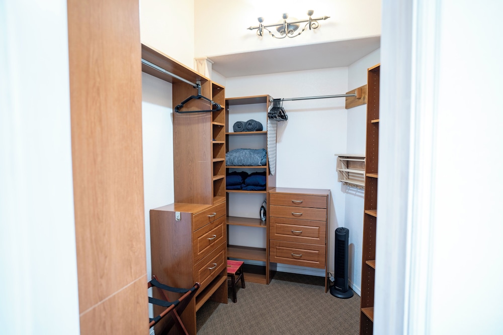 Grand Studio Suite, 1 King Bed with Sofa bed, Ocean View, Oceanfront photo 2