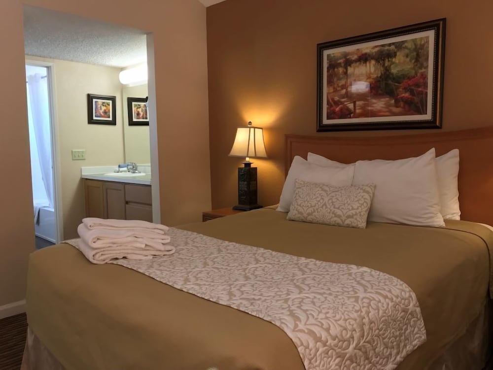 Two Bedroom - Photo 5