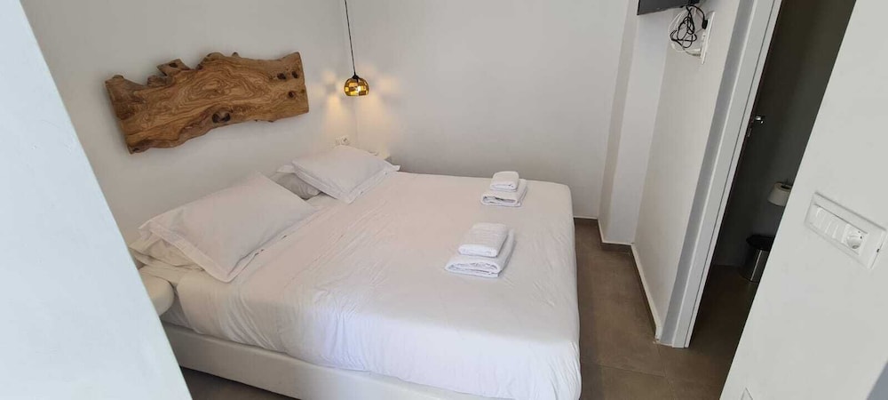 Economy Double Room - Photo 8