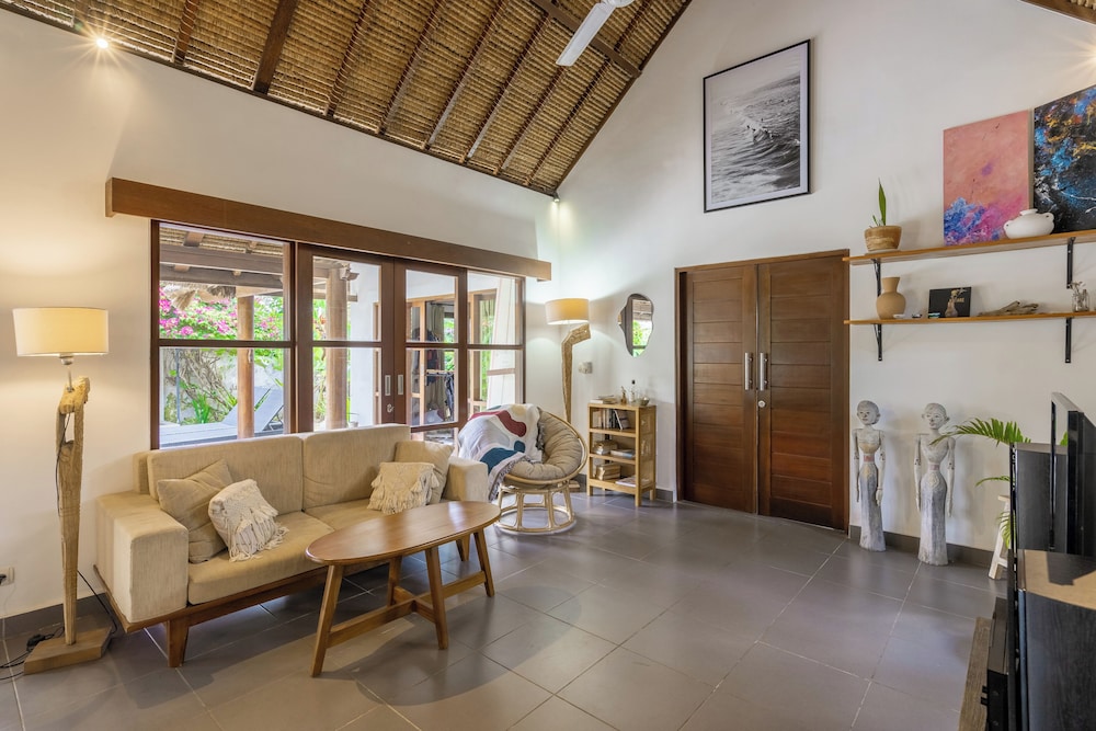Villa photo 3