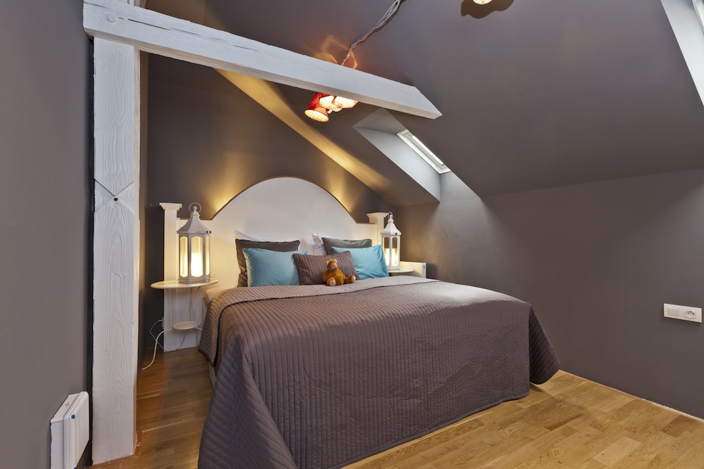 Deluxe Studio, 2 Bedrooms (Family 4 Adults)