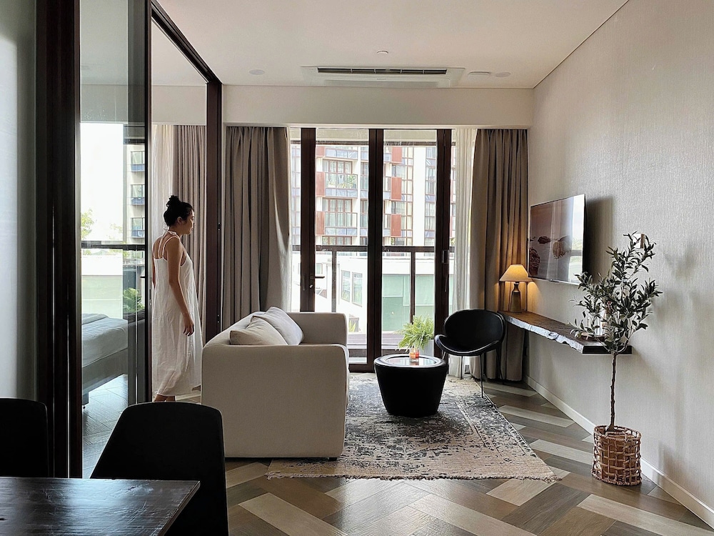 Luxury Apartment, Balcony, City View