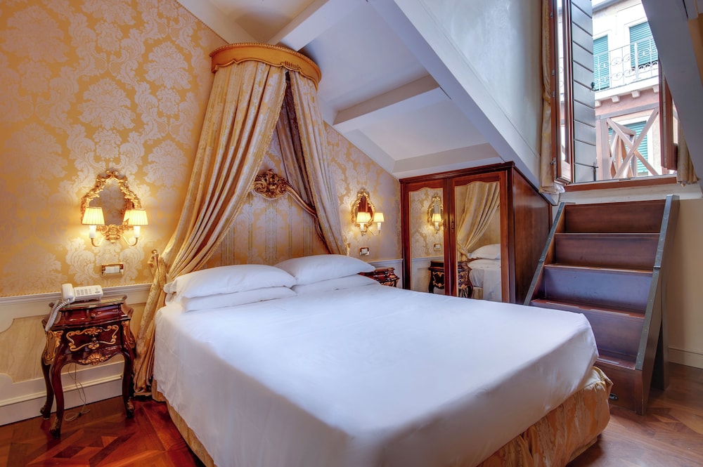 Junior Suite, Annex Building (Access by stairs only)