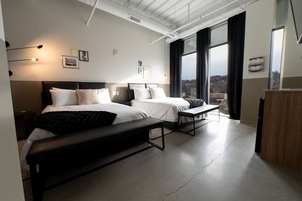 Room, 2 Queen Beds photo 1