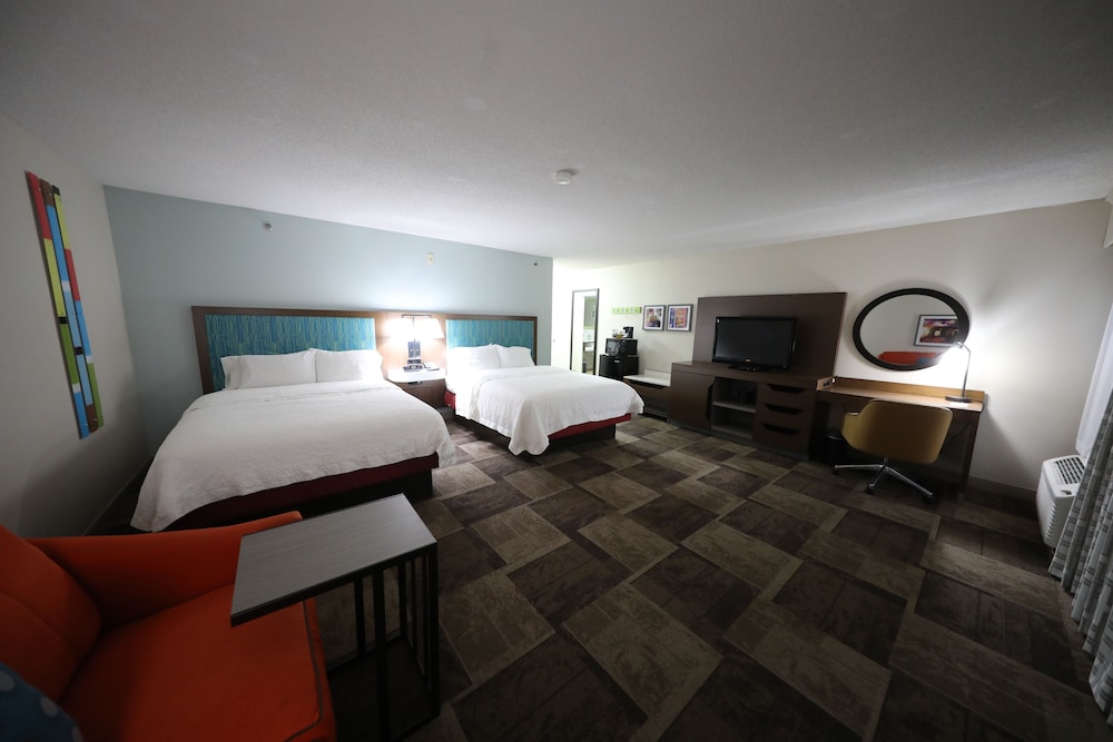 Room, Multiple Beds, Microwave photo 2