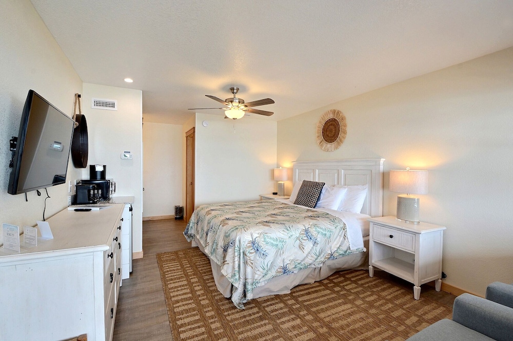 Signature Room, 1 King Bed, Ocean View photo 1