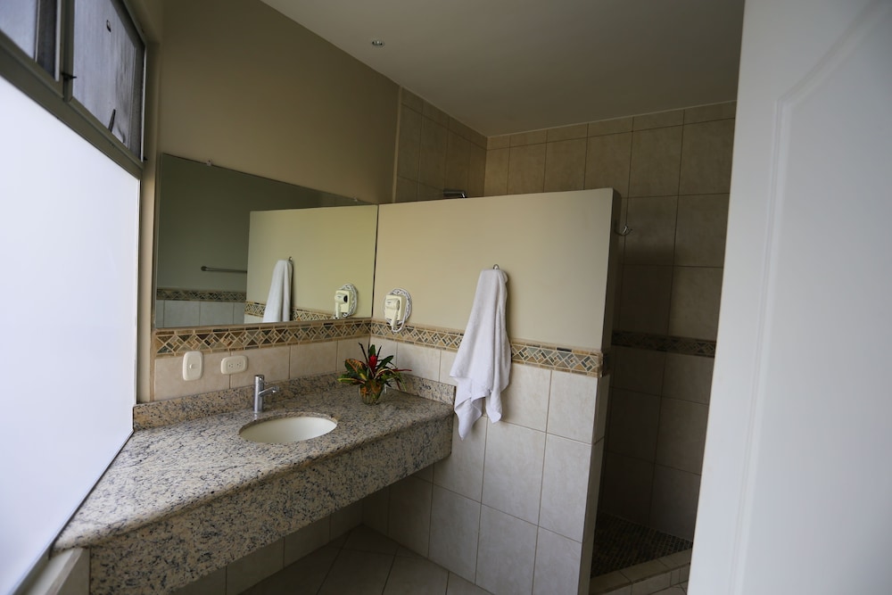 Deluxe King Room photo 2