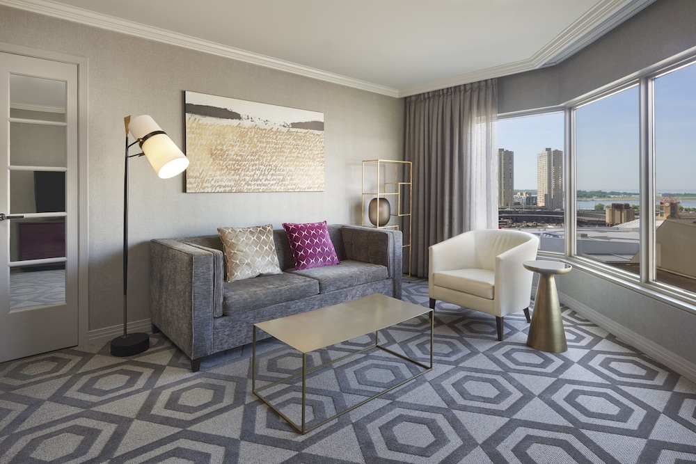 Suite, 1 Bedroom, Business Lounge Access thumbnail 5