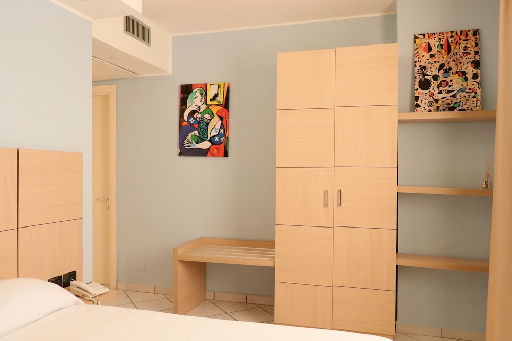 Economy Room - Photo 3
