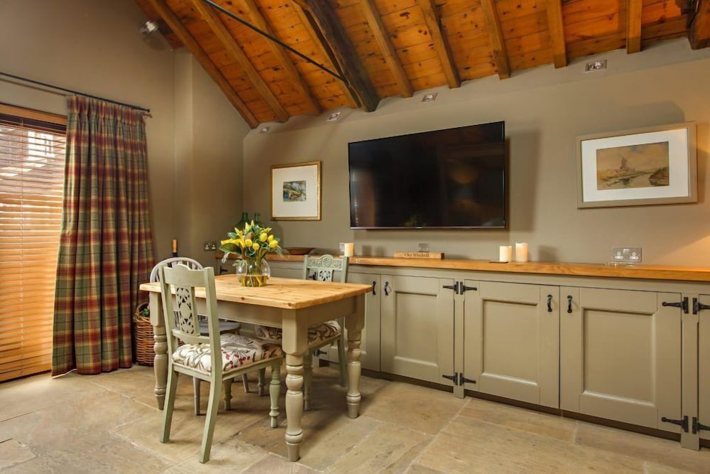 Executive Double Room, Ensuite, Courtyard View (Old Cart Shed) photo 2
