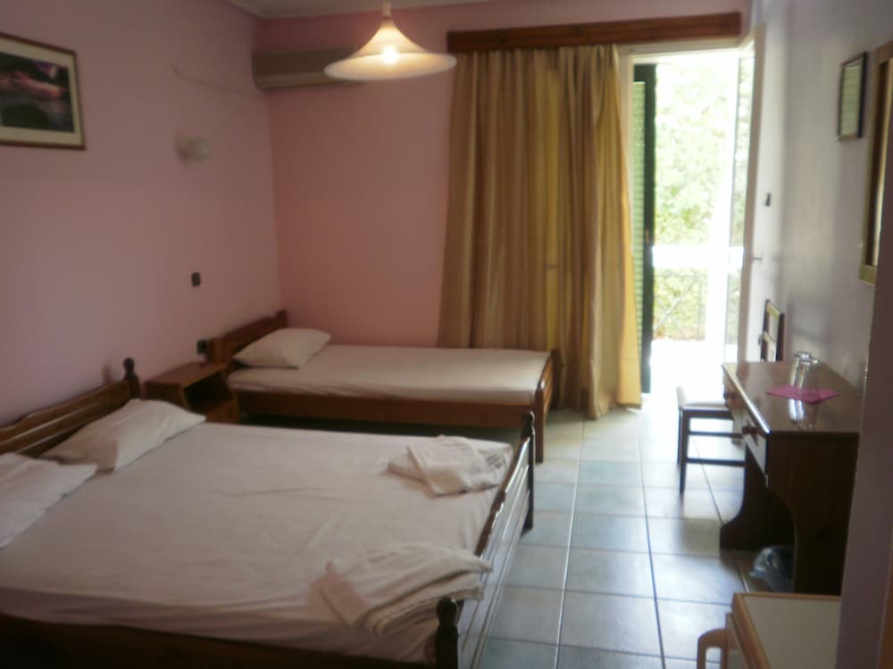 Double or Twin Room photo 2