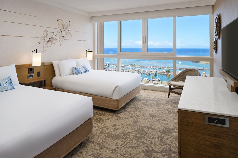 Club Premier Oceanfront 2 Queen Beds - Photo 1
