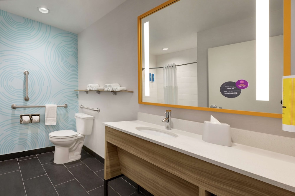 Room, 2 Queen Beds, Accessible (Hearing)