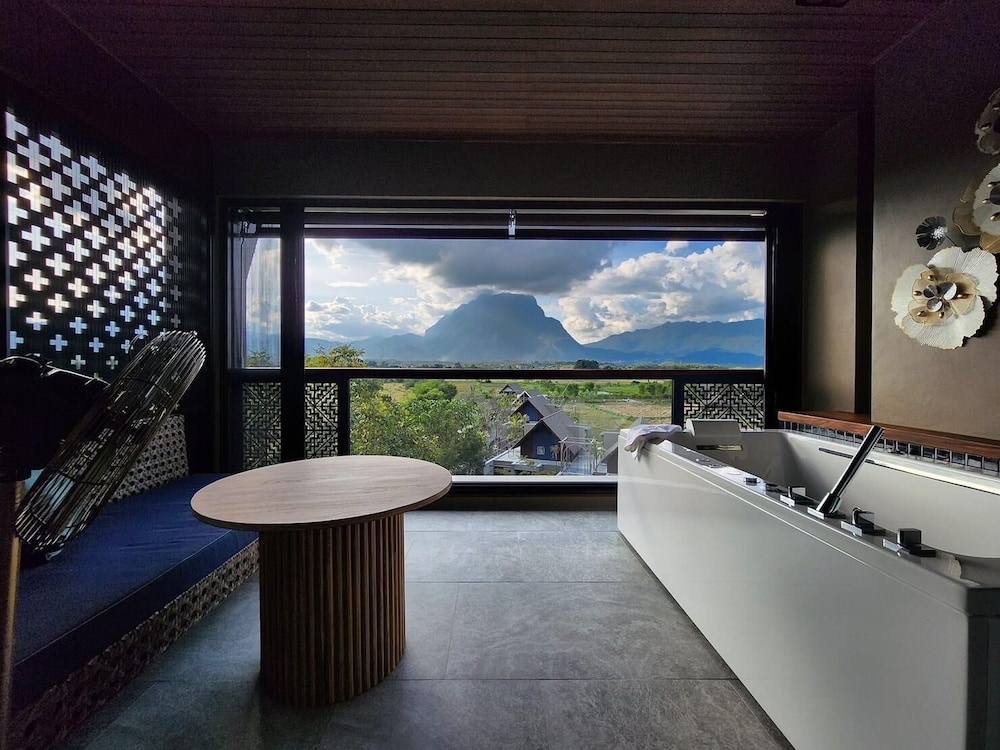 Deluxe Twin Room - Photo 6