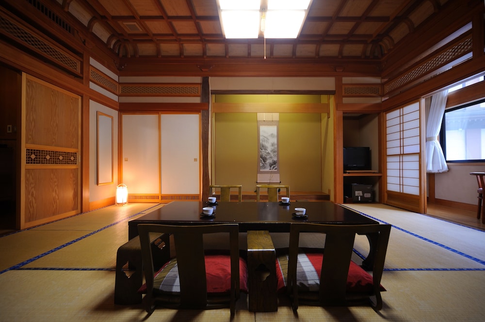 Traditional Japanese Style Room (15 Tatami Mats) photo 2