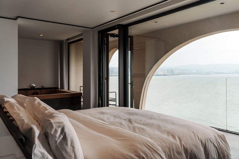 Deluxe Room, Private Bathroom photo 1