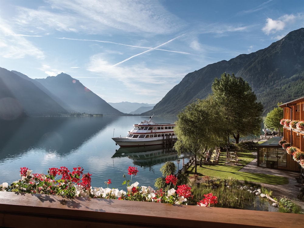 Exclusive Suite, 1 Bedroom, Non Smoking, Lake View photo 1
