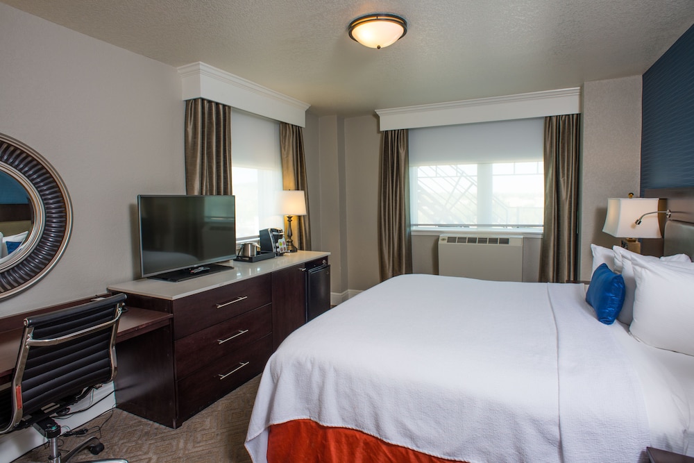 Suite, 2 Bedrooms, Accessible, Bathtub photo 2