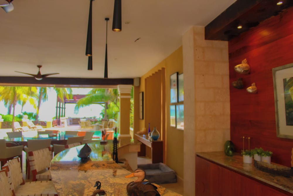 Luxury House photo 3
