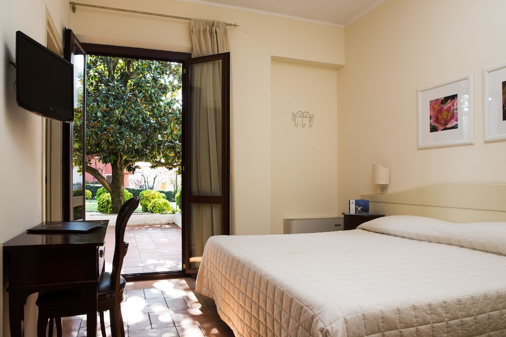 Standard Double Room, 1 Queen Bed photo 1
