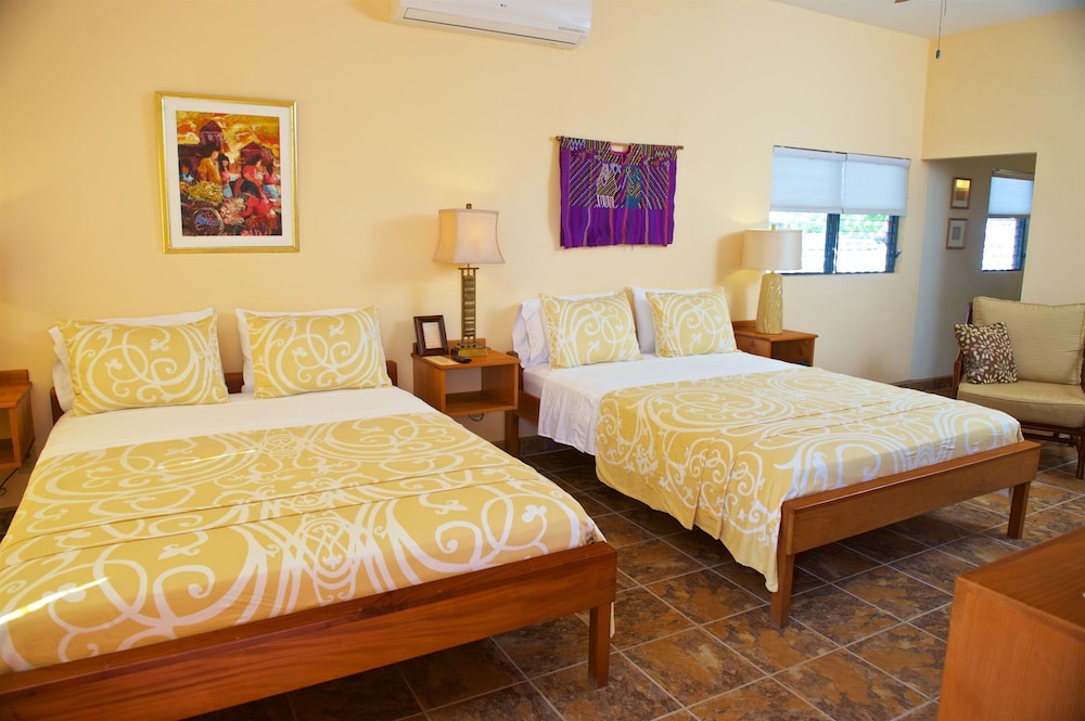 Deluxe Double Room, 2 Queen Beds, Ocean View photo 1