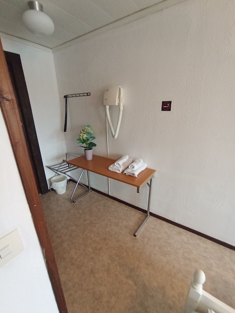 Basic Double Room photo 2