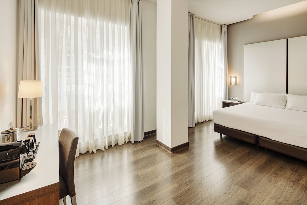 Classic Triple Room (with Double Bed) - Photo 1