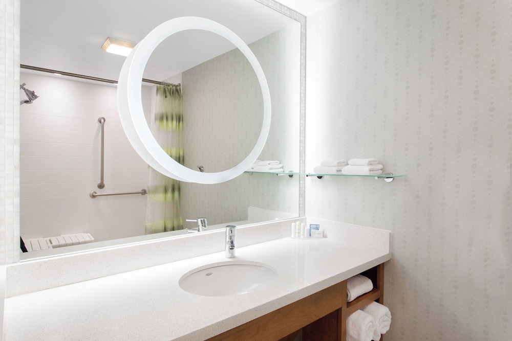 Studio, Multiple Beds - Photo 10