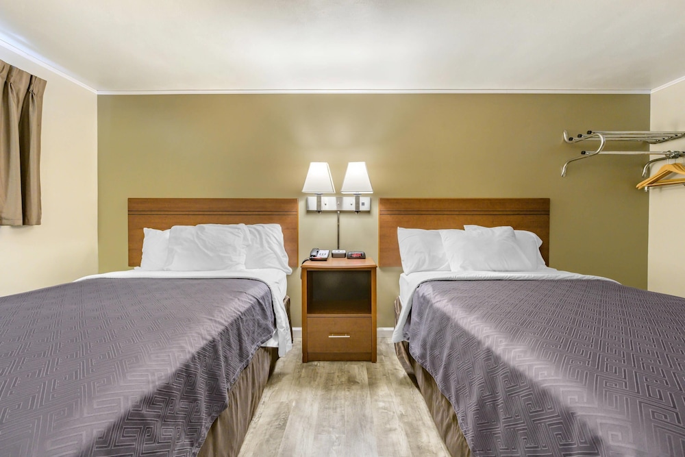 Standard Double Room, 2 Double Beds, Non Smoking - Photo 10