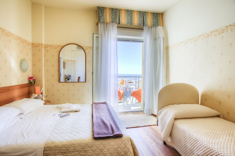 Panoramic Room, Sea View (beach access included) photo 2
